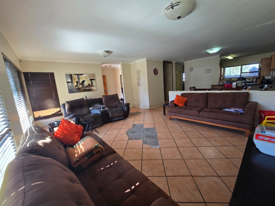 3 Bedroom Property for Sale in Heuwelsig Free State